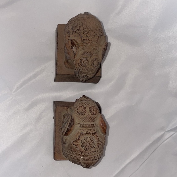Pier 1 Elephant Resin Bookend Paperweight- SET OF 2 - Picture 6 of 6